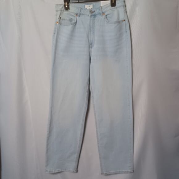 H&M Light Wash Comfort Stretch Straight Leg High Waist Denim Jeans. - Picture 4 of 16